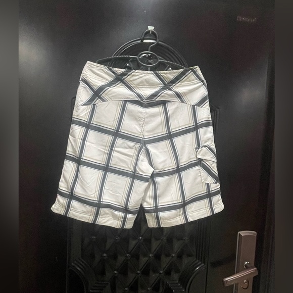 Summer shorts . Used . Size medium - Picture 3 of 7